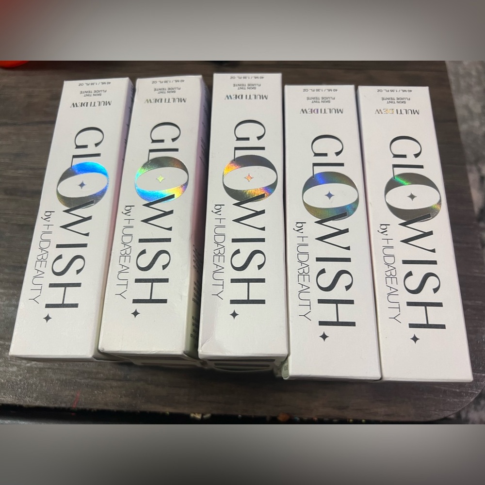 HUDABEAUTY glowish skin tint lot of 15